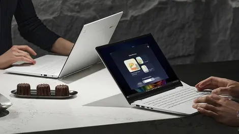 Swift edge 14 ai sfe14 51t lifestyle 02