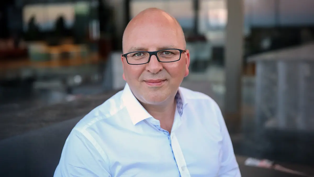 Ps pascal geenens headshot 1 large