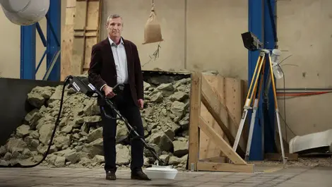 Mread and magnaterra ceo john shanahan with mread s handheld landmine detector5