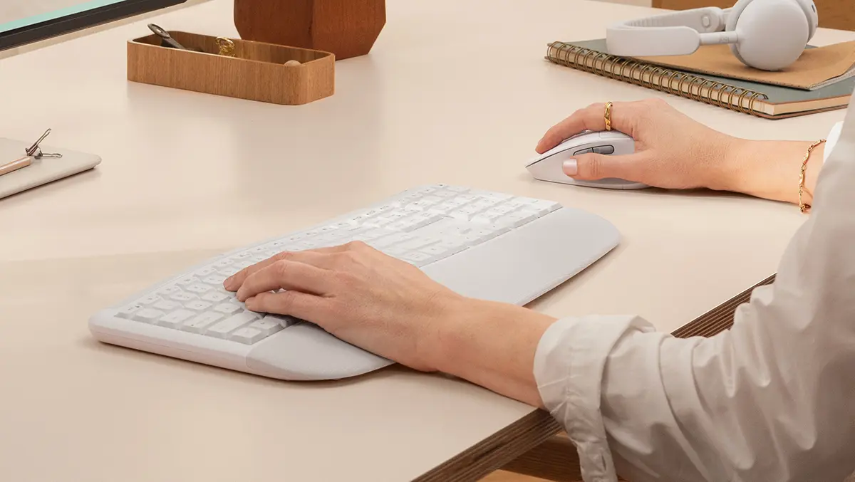 Logitech launches comfy MK880 keyboard & mouse combo